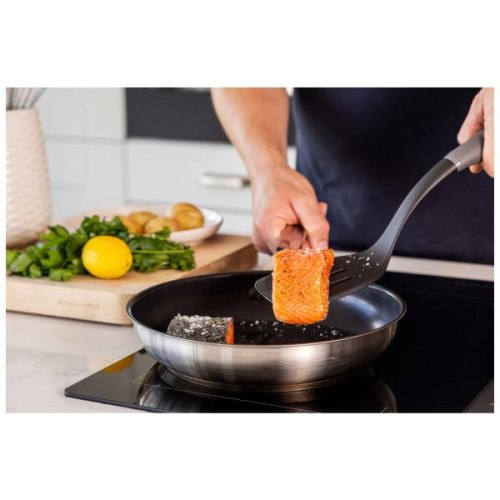 Лопатка KitchenAid Coreline, 34.3см, з прорізами, сіра (KAS002OHCGG)