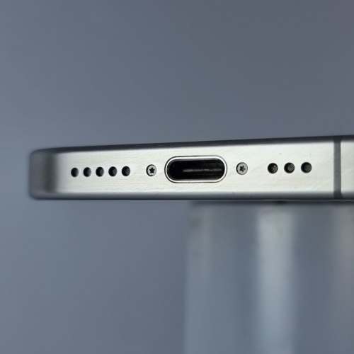 Смартфон Apple iPhone 15 Pro 128 GB Natural Titanium USED **