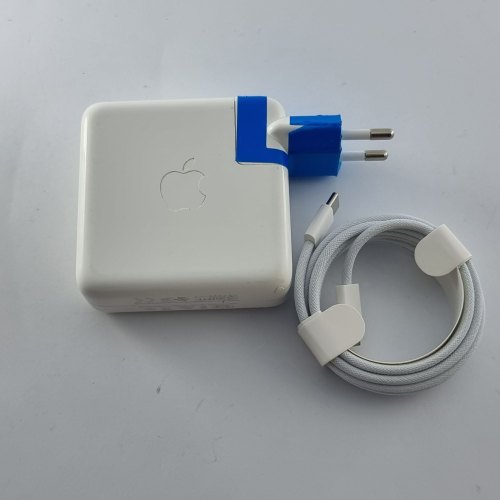 Ноутбук MacBook Pro 15 with Touch Bar Intel Core i7, 16 GB, 256 GB, Space Gray USED ** (2CMV90200514)