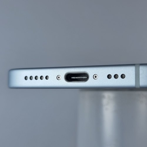 Смартфон Apple iPhone 15 128 GB Blue USED **