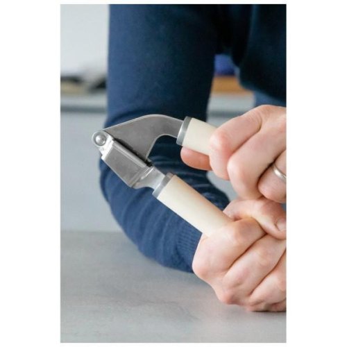 Прес для часнику KitchenAid Coreline, 19см, кремовий (KAG132OHACE)