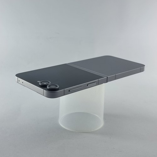 Смартфон Samsung Galaxy Z Flip 6 512 GB Silver Shadow USED **