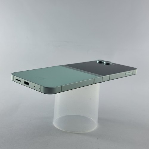 Смартфон Samsung Galaxy Z Flip 6 512 GB Mint USED **