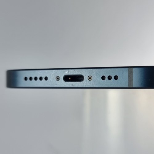 Смартфон Apple iPhone 13 128 GB Midnight USED **