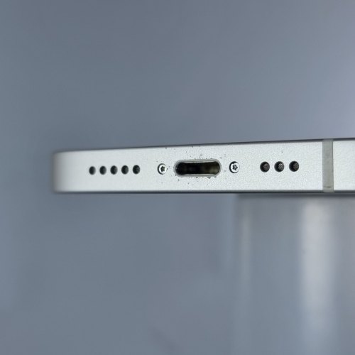 Смартфон Apple iPhone 13 256 GB Starlight USED **