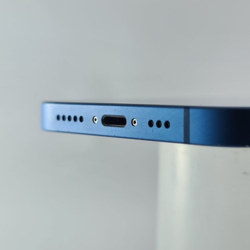 Смартфон Apple iPhone 13 128 GB Blue USED **