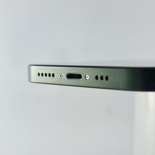 Смартфон Apple iPhone 13 128 GB Green USED **